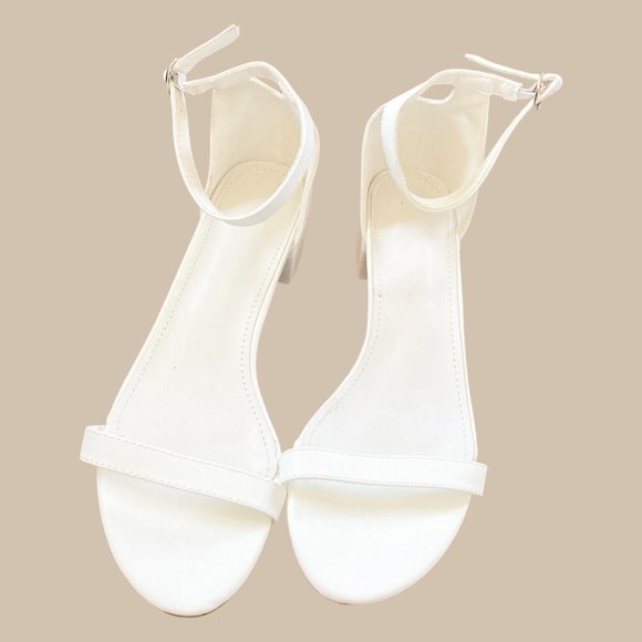 COPY - Wedding sandals 1 inch short heel white ankle strap size 9 - Picture 2 of 3